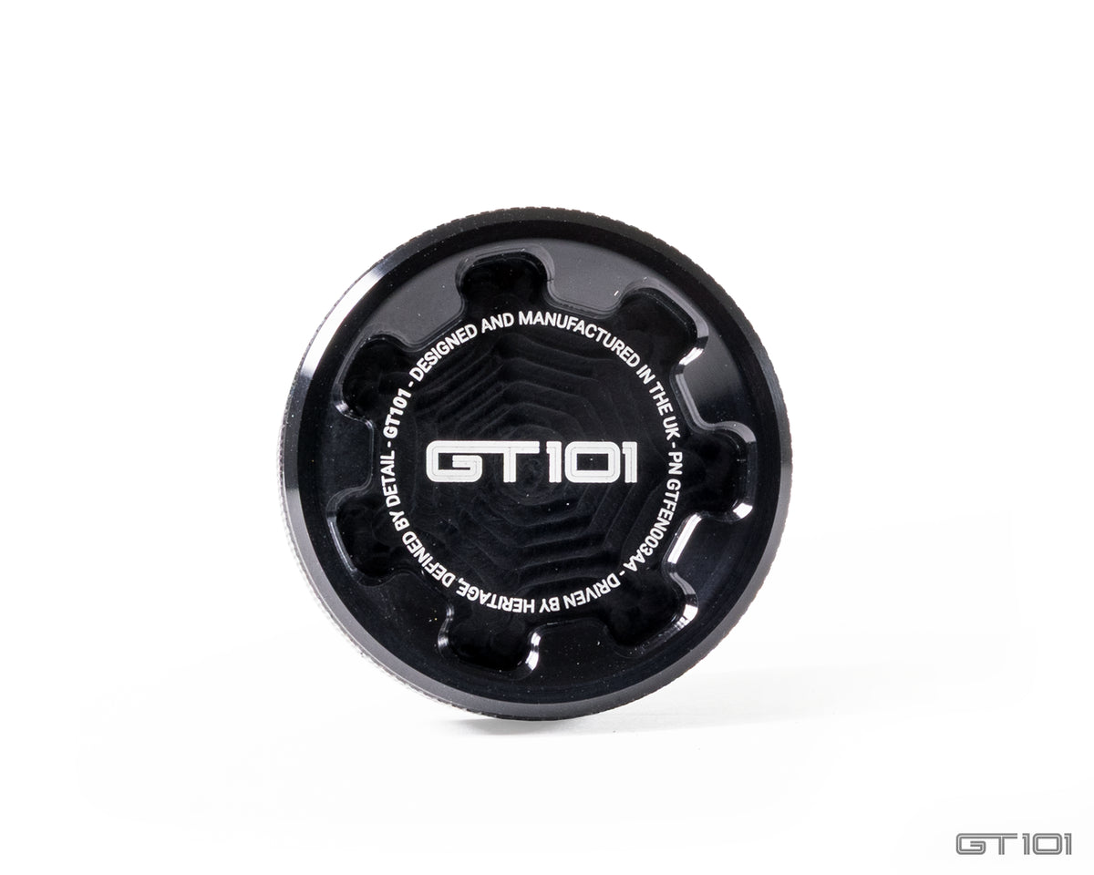 GT101 billet aluminium oil filler cap for Ford Mustang S550 and S650, black anodised finish with knurled grip and engraved GT101 logo